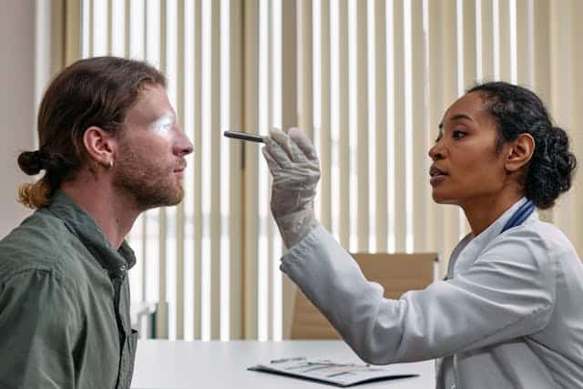 Sudah Yakin Mau Operasi Lasik? Cek Di sini Syaratnya!