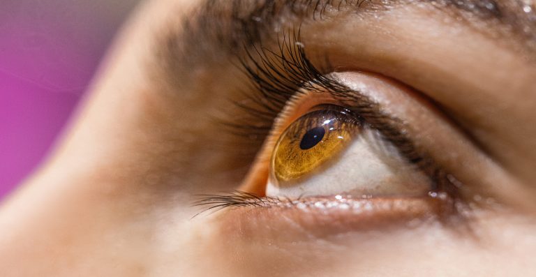 FemtoLASIK dan Bedanya dengan LASIK Konvensional