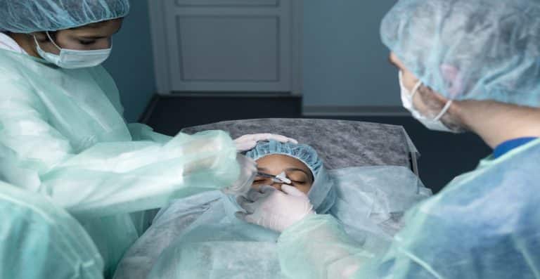 Perbandingan Presbyond vs LASIK, Kebutuhan Sesuai Usia?