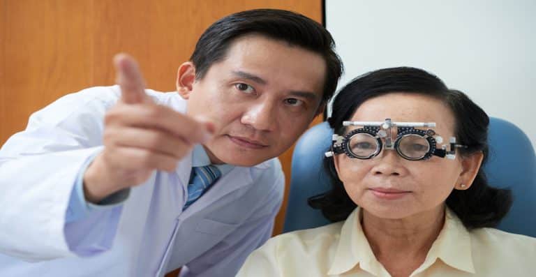 Perban Mata setelah Operasi Katarak, Berapa Lama Bisa Dibuka?